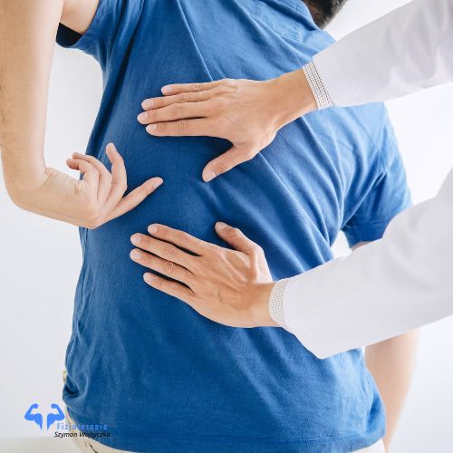 Dobry fizjoterapeuta z Katowic podczas badań 