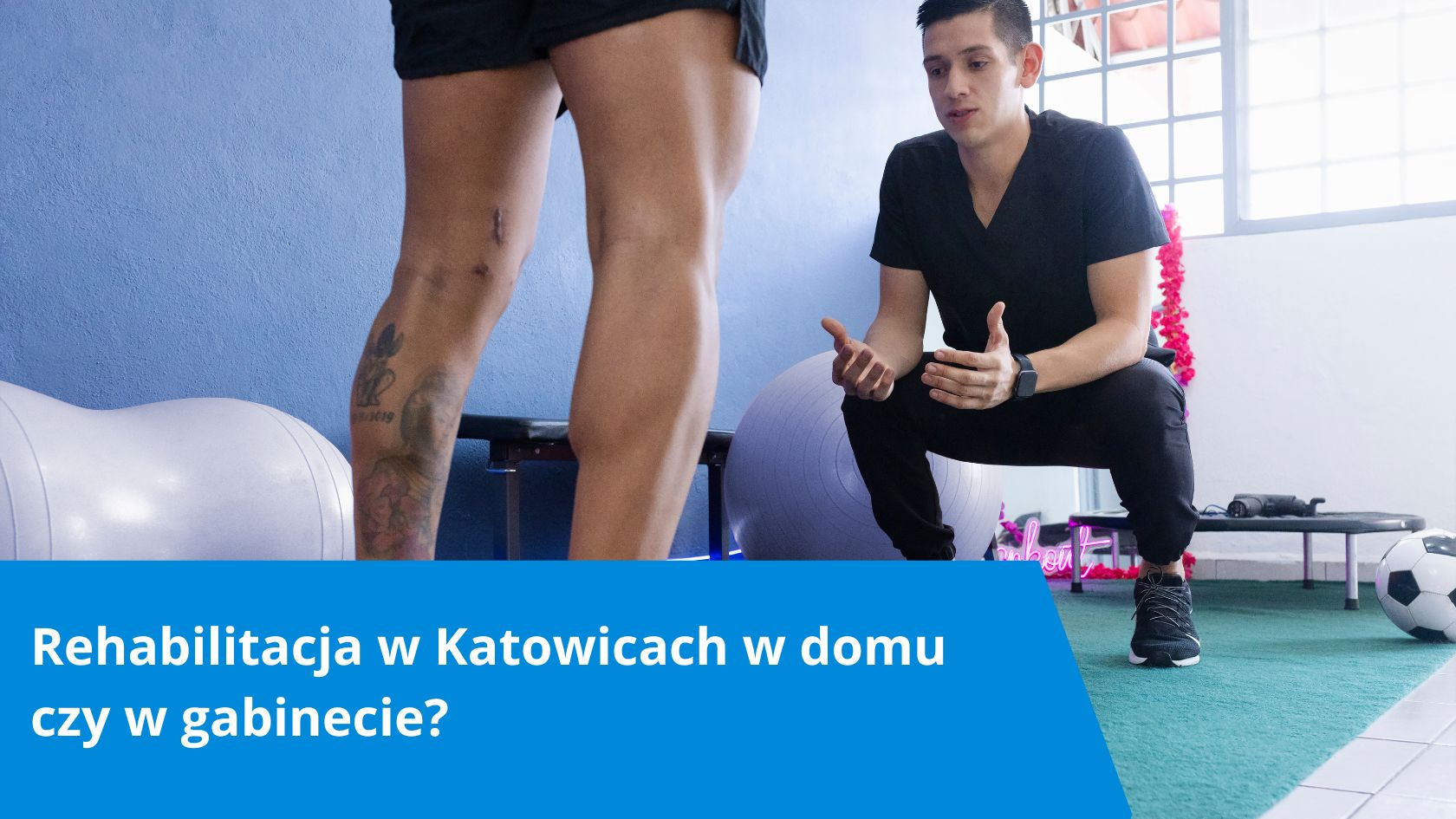 fizjoterapeuta z Katowic podczas rehabilitacji domowej z pacjentem