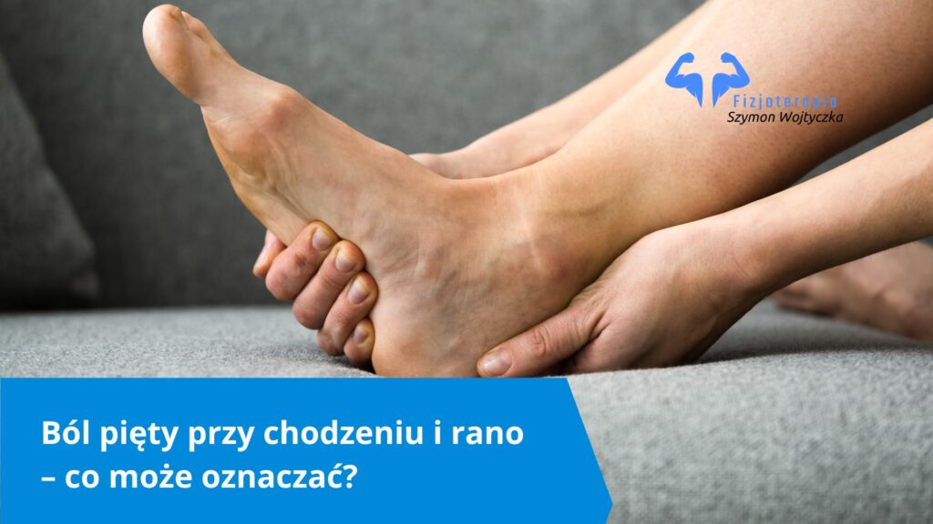 mężczyzna trzymający się za bolącą piętę
